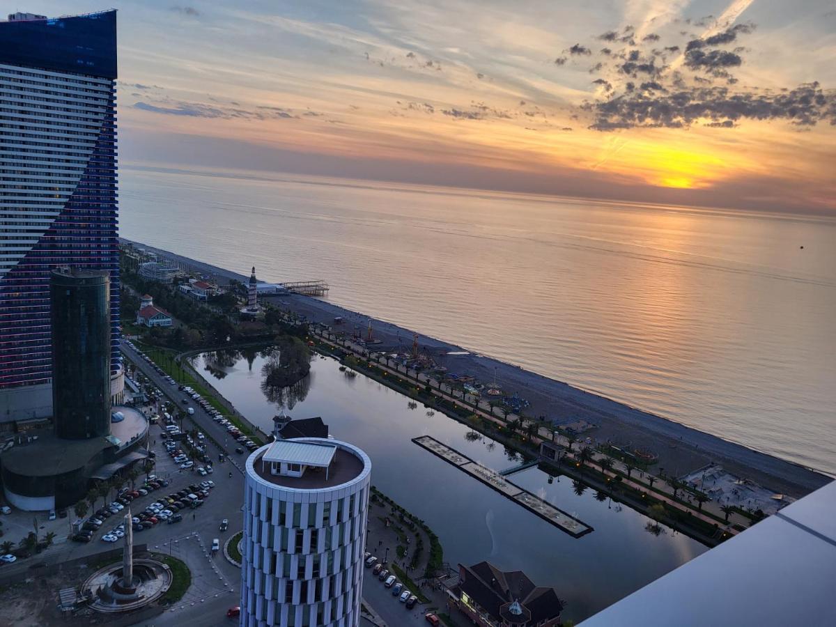 Holiday Apartments Batumi Esterno foto