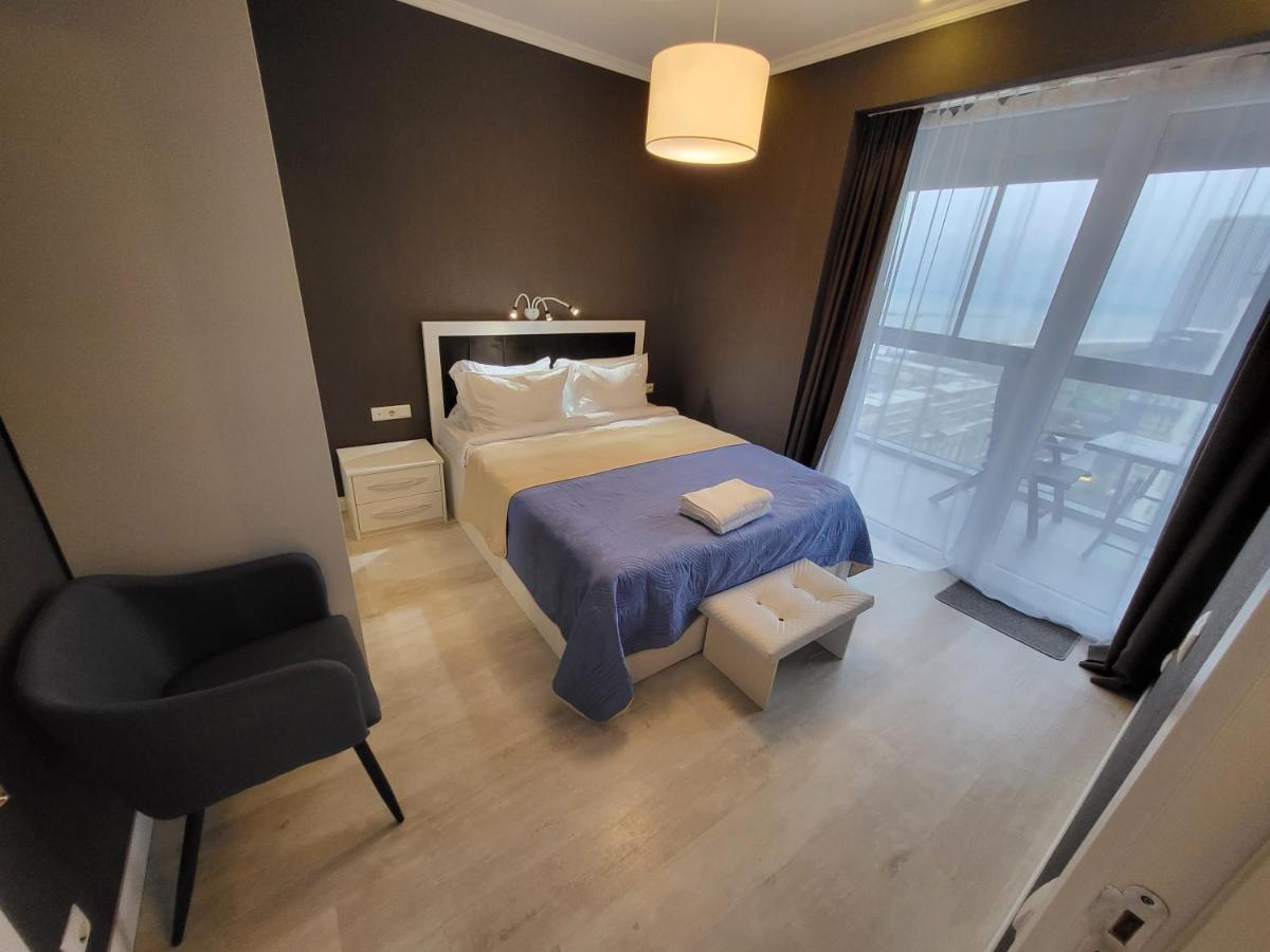 Holiday Apartments Batumi Esterno foto
